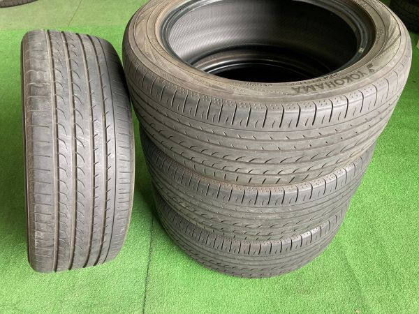 送料無料 中古タイヤ ヨコハマ ブルーアース RV-02 215/55R17 2020年製造 クラウン エスティマ カムリ マークX 4本_画像1