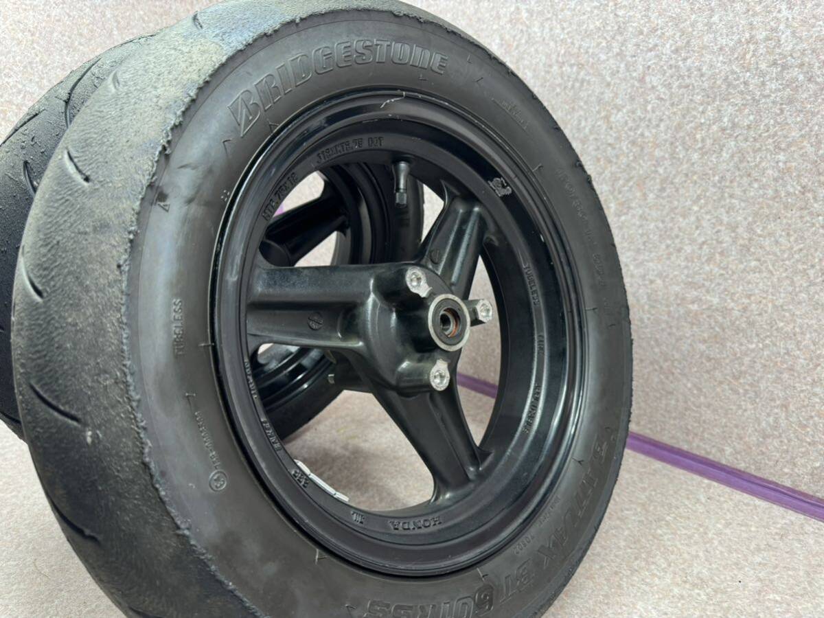 NSRminiで使用 純正 F.R ホイール タイヤ BT601 22年製 RS50 HRC nsr50 nsr80 AC10 HC06 NSRミニの画像10