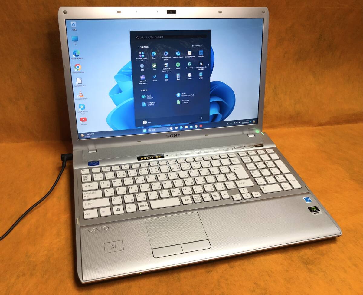 ★SONY VAIO/NVIDIA GeForceGT310M/大画面16.4型/高画質フルHD/i7/メモリ8GB/爆速SSD240GB/ブルーレイ/Office/Bluetooth/Windows11認証済_画像1