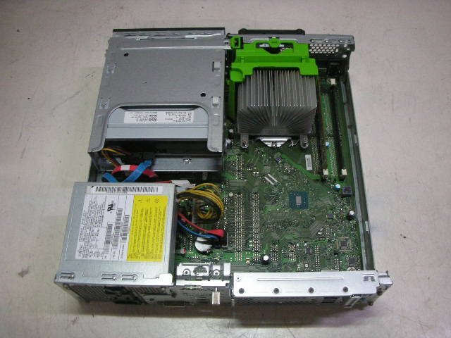 Fujitsu ESPRIMO D556/RX(Intel Core i3 7100 3.9GHz/4GB/SATA 500GB)_画像3