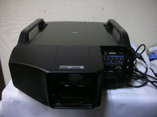 EPSON LCD PROJECTOR EB-Z10005U ジャンク品扱い！現状で！_画像1