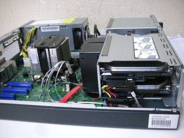 Fujitsu PRIMERGY TX1320 M4(Pentium Gold G5420 3.8GHz/8GB/SATA 3.5インチ 1TB x 2)の画像3