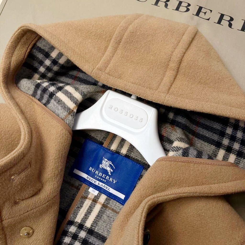 F42【ノバチェック総柄】参考価格15万●超美品BURBERRY BLUE LABEL●ウールダッフルコート バーバリーコート レディース　本革レザー_画像4