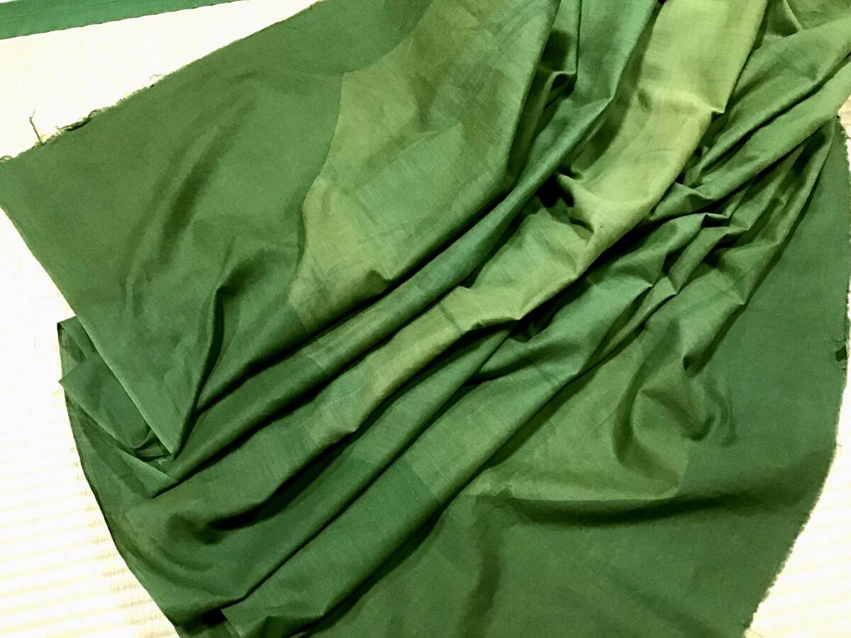 古布1100　木綿　無地　褪せた緑色　広巾103ｃｍ　長さ215ｃｍ×２枚　キルト　パッチワーク　リメイク材料_画像6