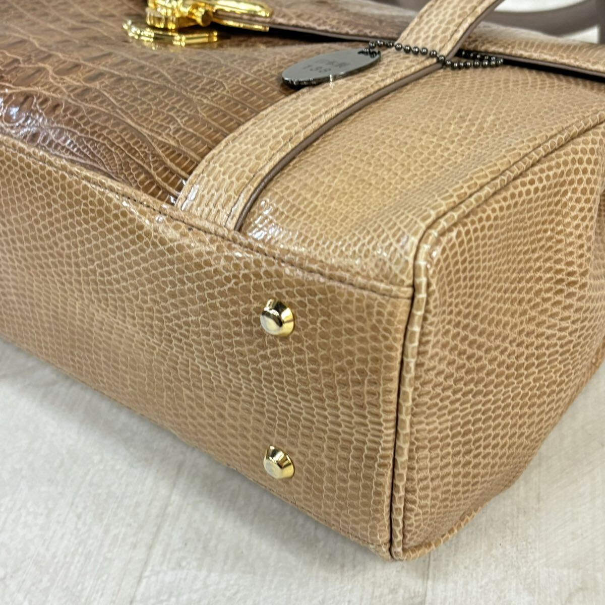 FN240322-【美品】JRA認定 クロコダイルレザー 高級 本革 ハンドバッグ ゴールド金具 レディース ワニ革 鞄 婦人バッグの画像4