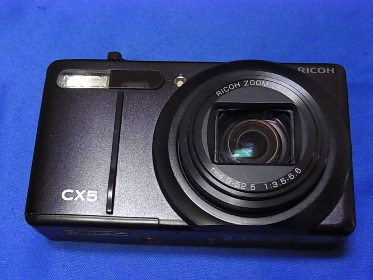 RICOH リコー CX5 コンパクトデジタルカメラ ジャンク品_電源を切ってもこの状態で止まります。