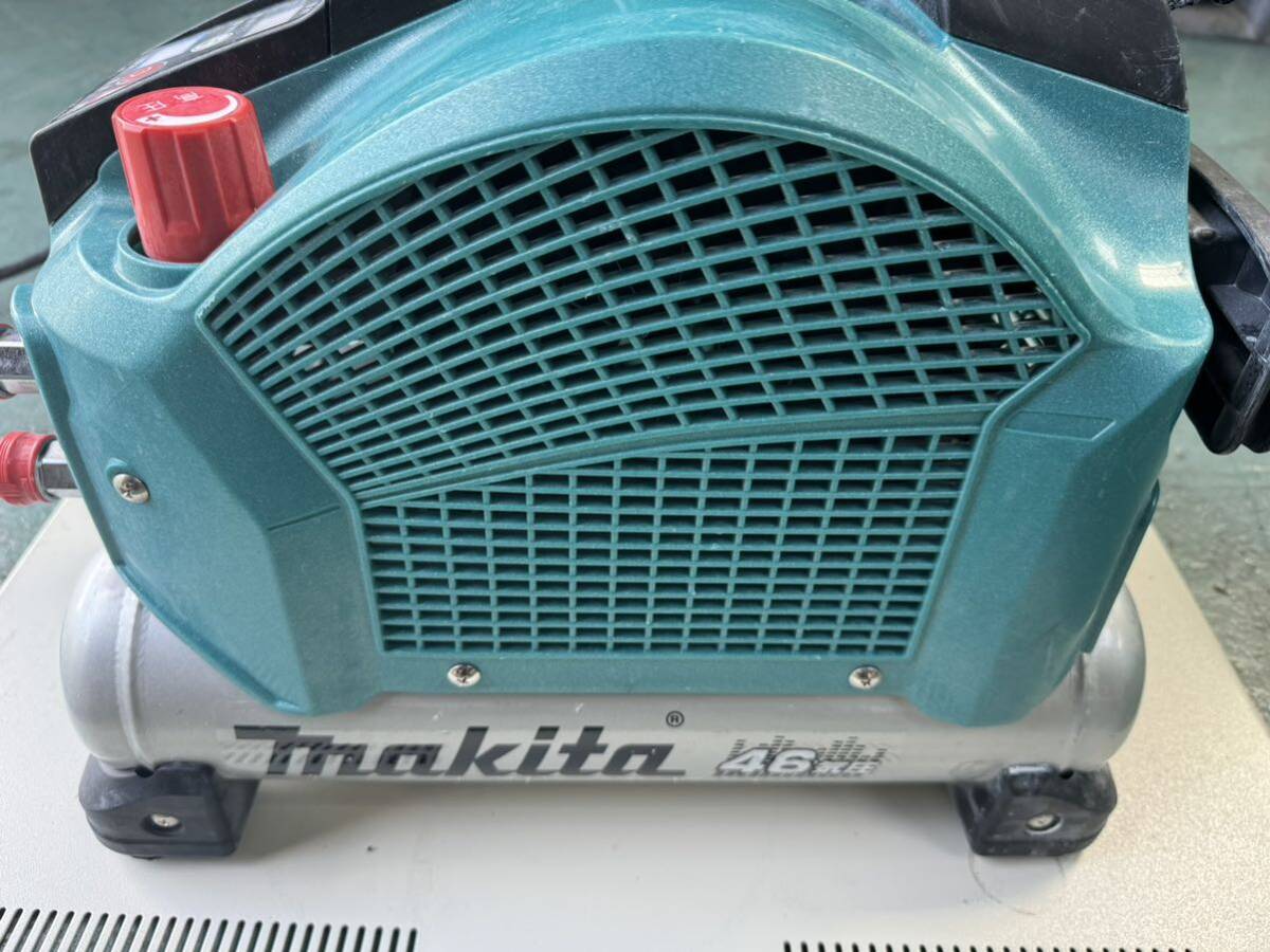 美品♪マキタ makita 一般圧高圧エアコンプレッサ AC462XS 7L_画像3