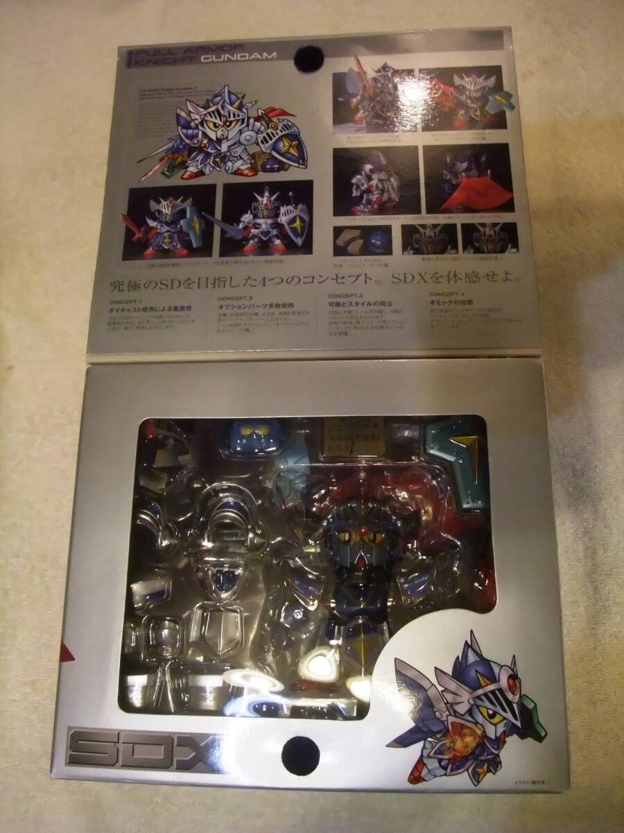 中古極美品　魂ウェブ商店SDX　フルアーマーナイトガンダム　三種の神器装備　ＳＤガンダム外伝ナイトガンダム物語　アクションフィギュア_画像5