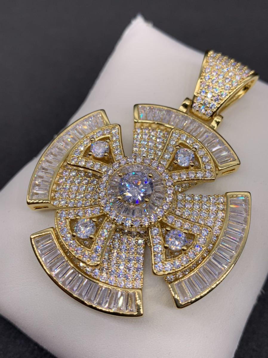  brilliancy eminent! Gold spinner pendant full zirconia diamond Brin Brin 