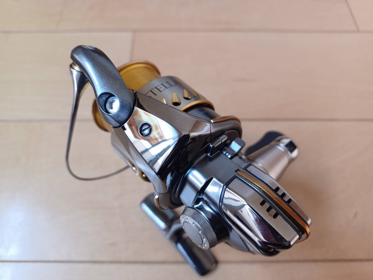 【2024-090】 外観美品 shimano シマノ 04 STELLA 2000S 04 ステラ 2000S　渓流・トラウト用に！_画像4