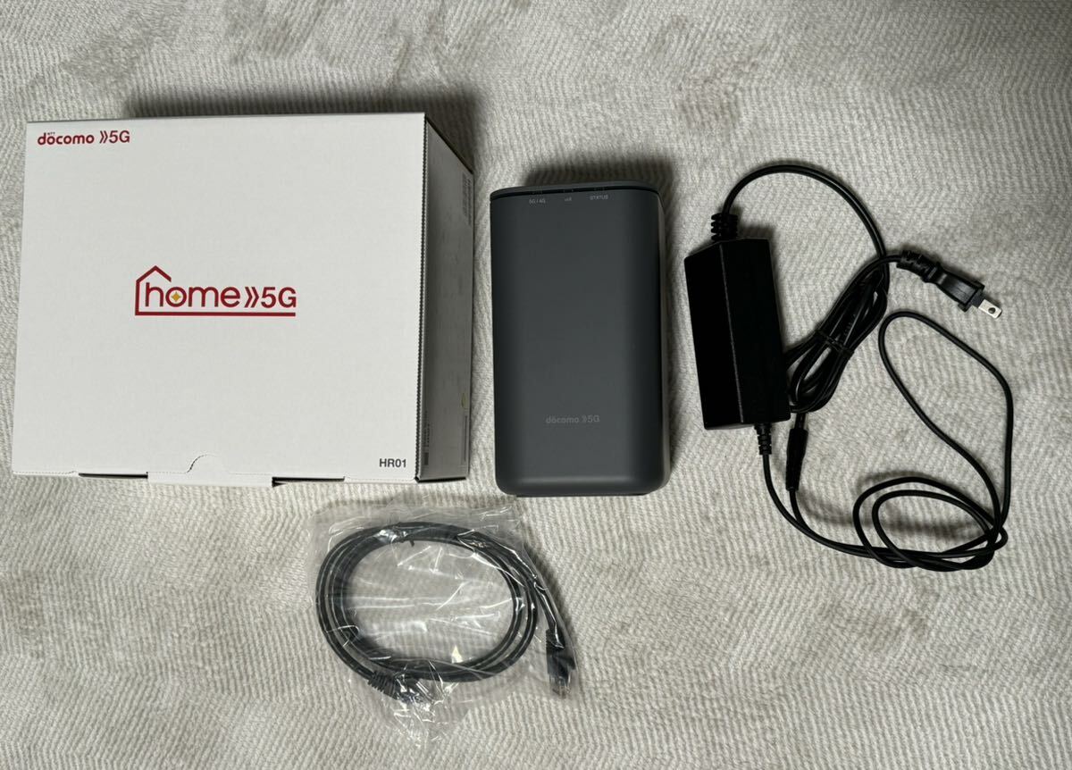 【中古品】docomo 5G対応ホームルーター home 5G HR01_画像1