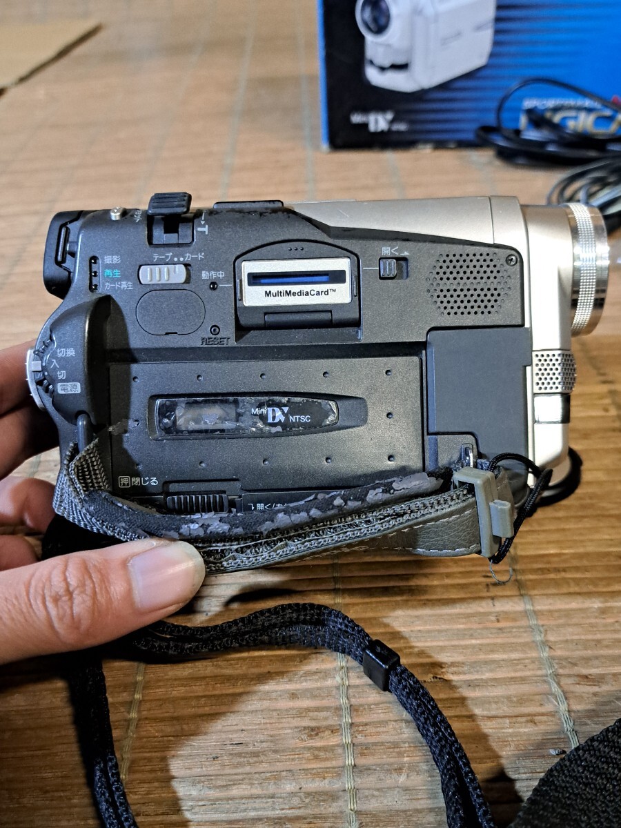 Panasonic パナソニック NV-DS200 デジタルビデオカメラ ビデオカメラ デジカム 小型軽量タイプ _画像5