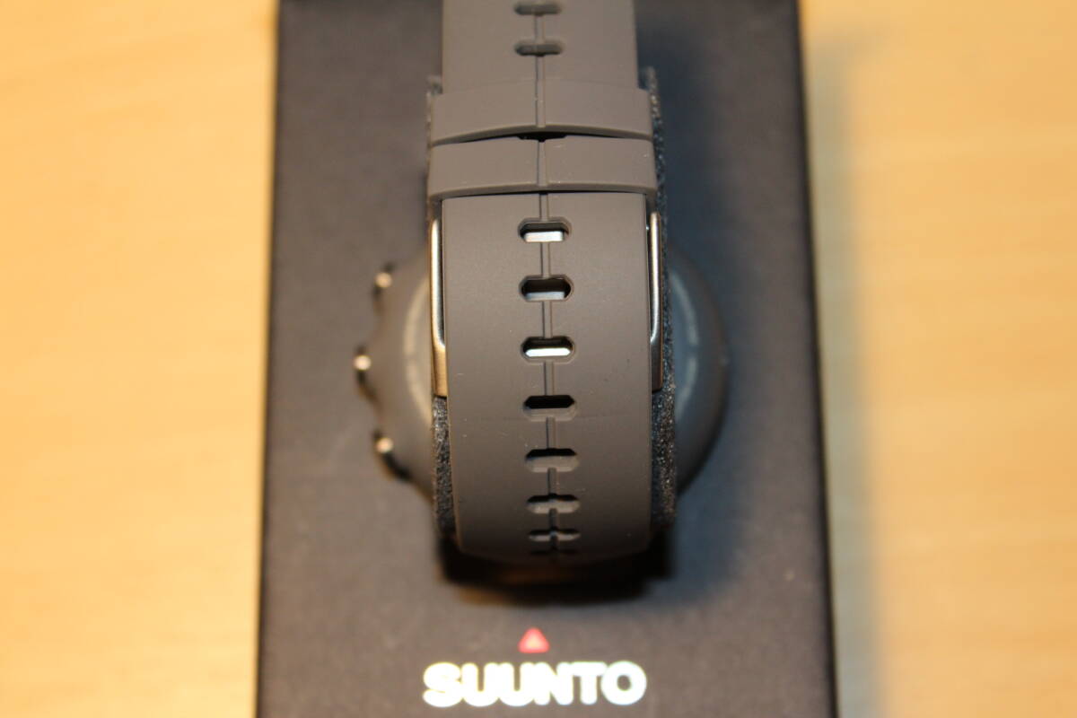 実使用無し 保管品 SUUNTO SPARTAN ULTRA HR TITANIUM_画像4