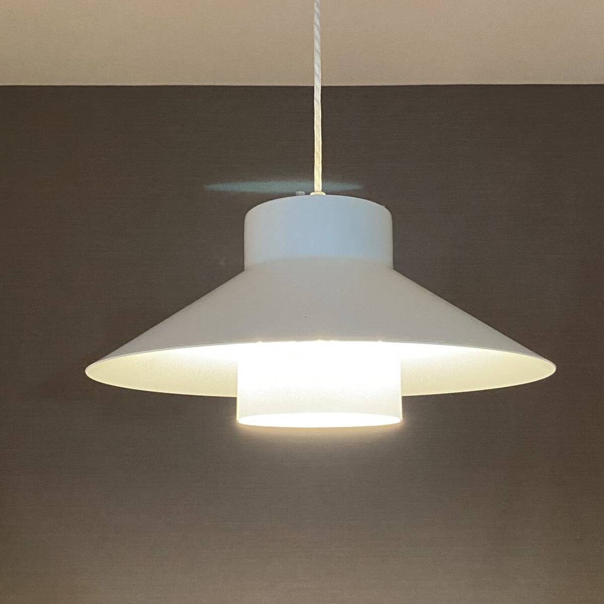 Louis Poulsen 　ルイスポールセン　ペンダントライト　ランプ　天井照明　デンマーク製　すぐご使用できます！_画像1