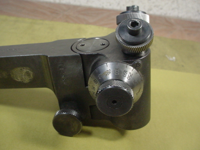 7500円 QUICK-I/KF オーストリア製 ローレット 旋盤用 中古品 F 7500円 QUICK-I/KF オーストリア製 ローレット 旋盤用 中古品 F