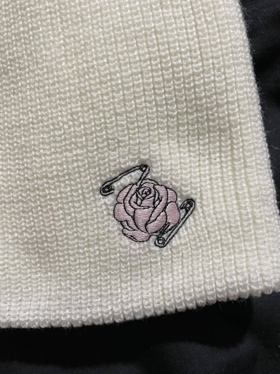 美品 GU UNDERCOVER コラボ ピスタグ バラ刺繍 ビーニー ホワイト white 白 ジーユー アンダーカバー ニットキャップ ニット帽 beanie