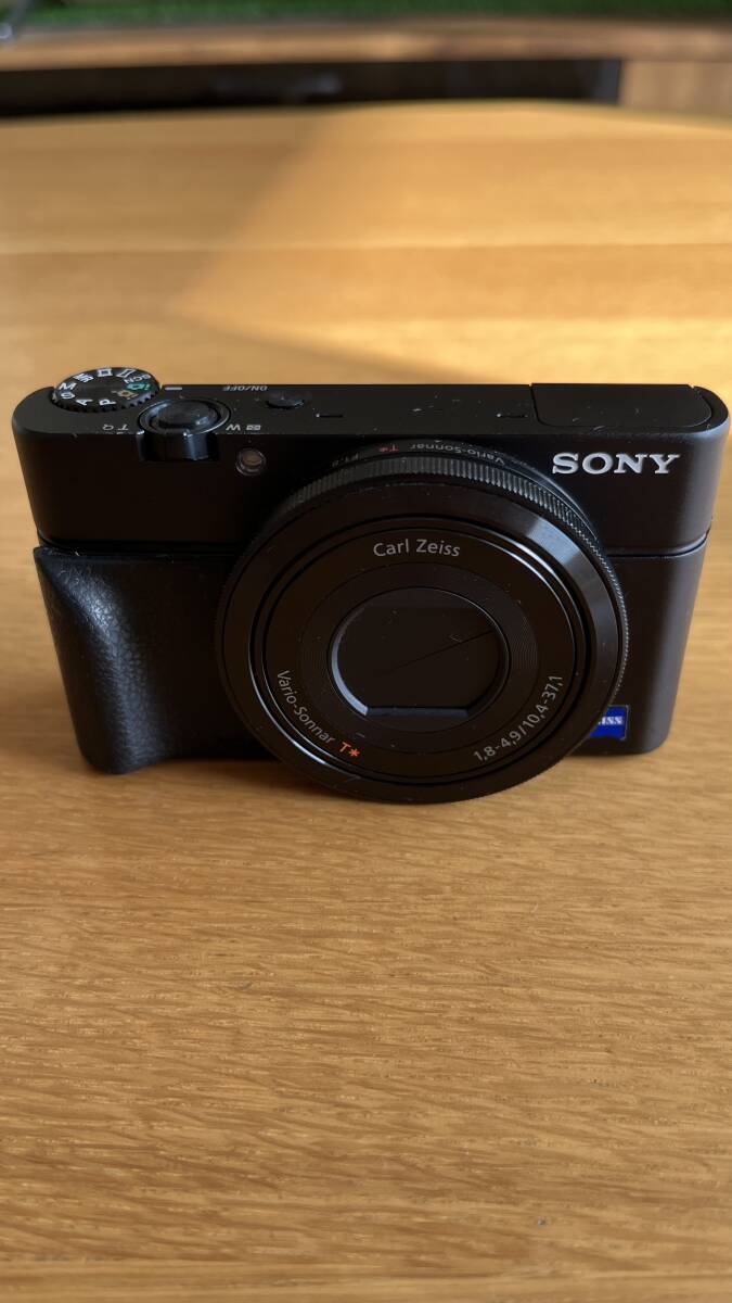 ソニー デジタルカメラ DSC-RX100 1.0型センサー F1.8レンズ搭載 ブラック Cyber-shot 中古美品　1円スタート_画像2