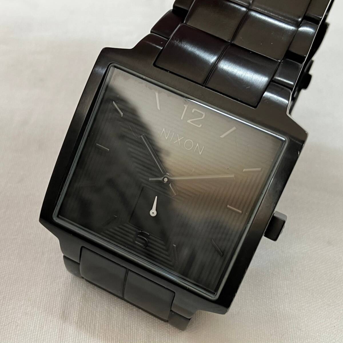 カイ 【ジャンク品】NIXON IN THE GAME ニクソン クォーツ ブラック メンズ腕時計の画像2