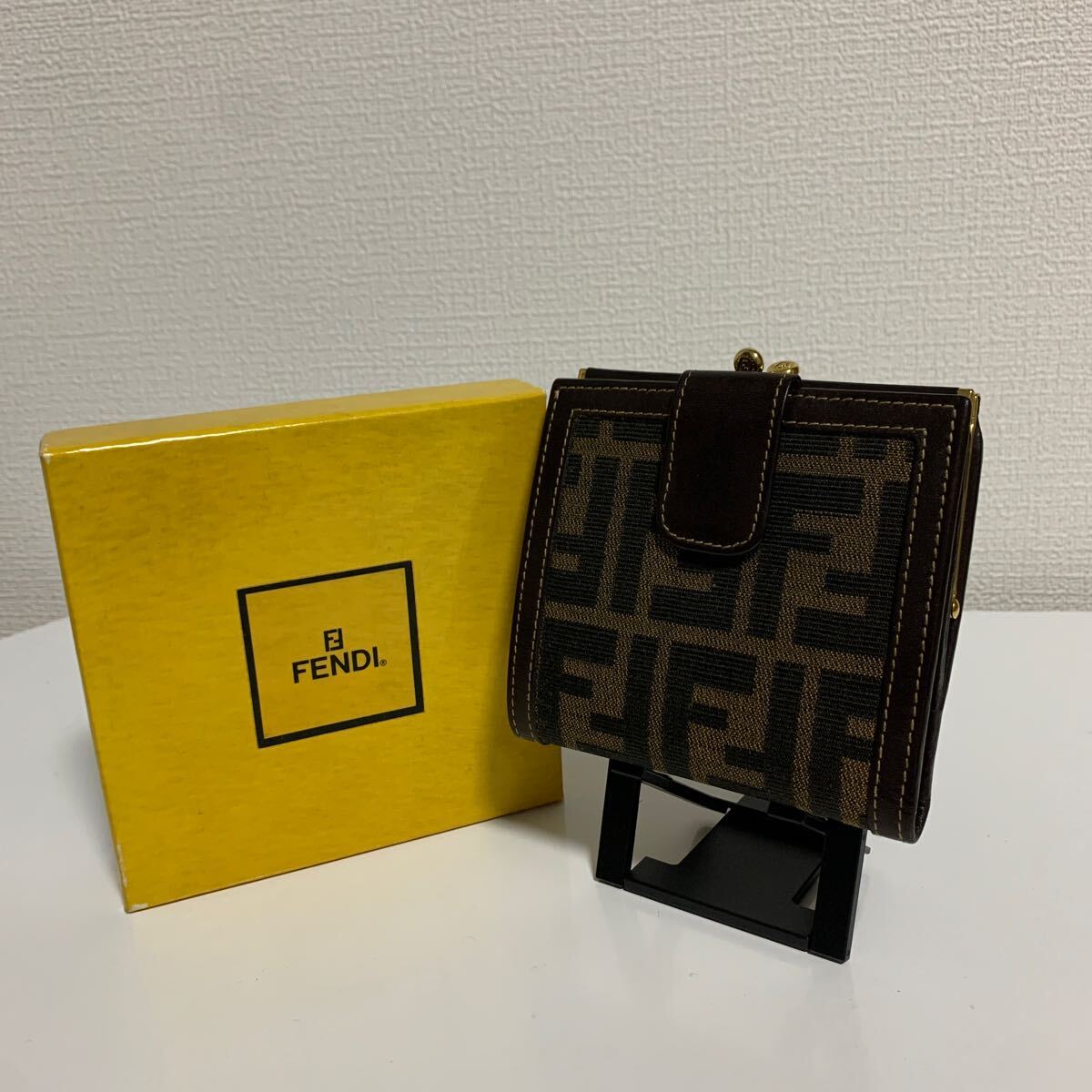 新品　未使用品　FENDI フェンディ ズッカ 柄　折り財布　二つ折り財布 ブラウン　金金具_画像1