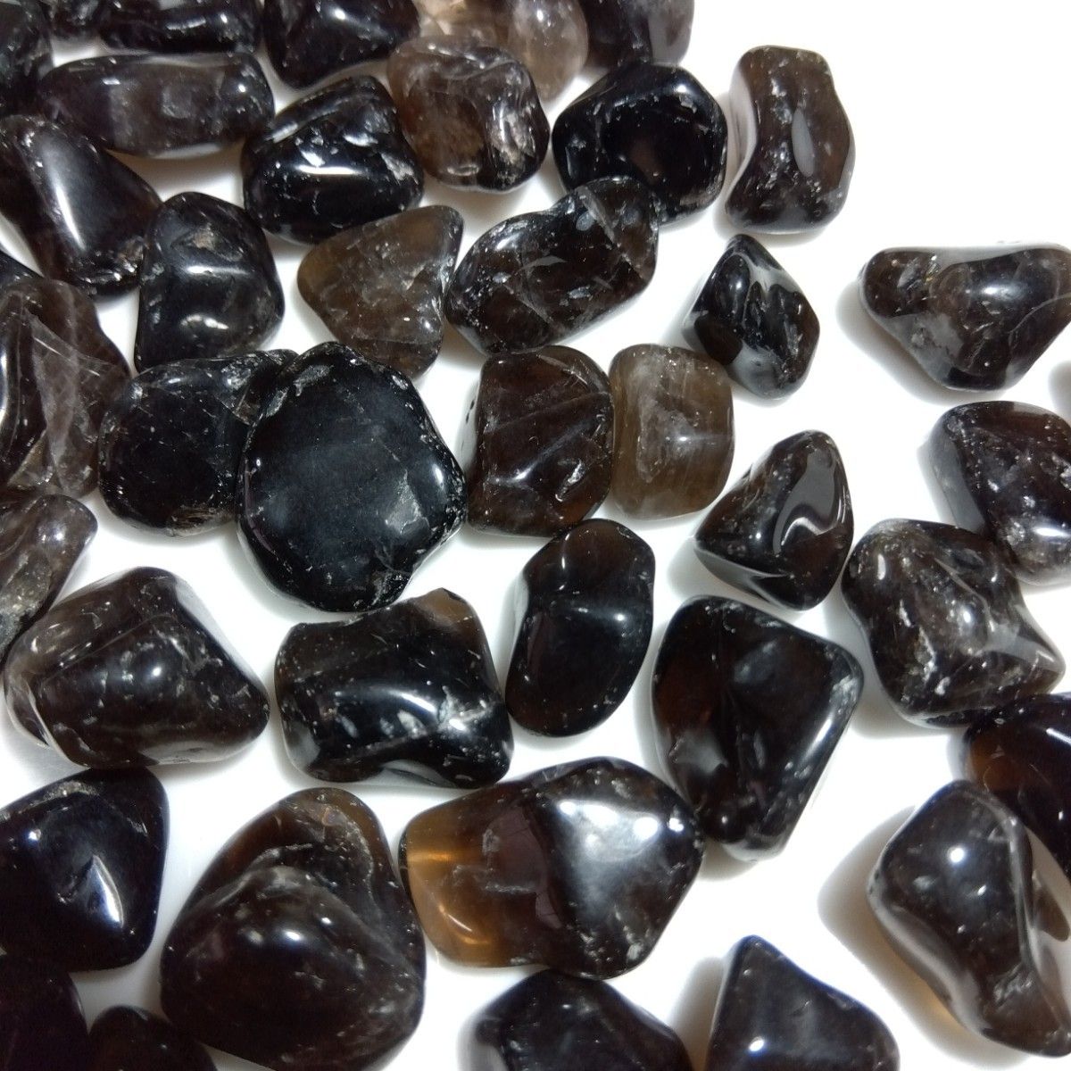 黒水晶　モリオン　スモーキークォーツ　大粒　さざれ　  2kg　天然石　水晶　さざれ石　細石　チップ　原石　鉱石
