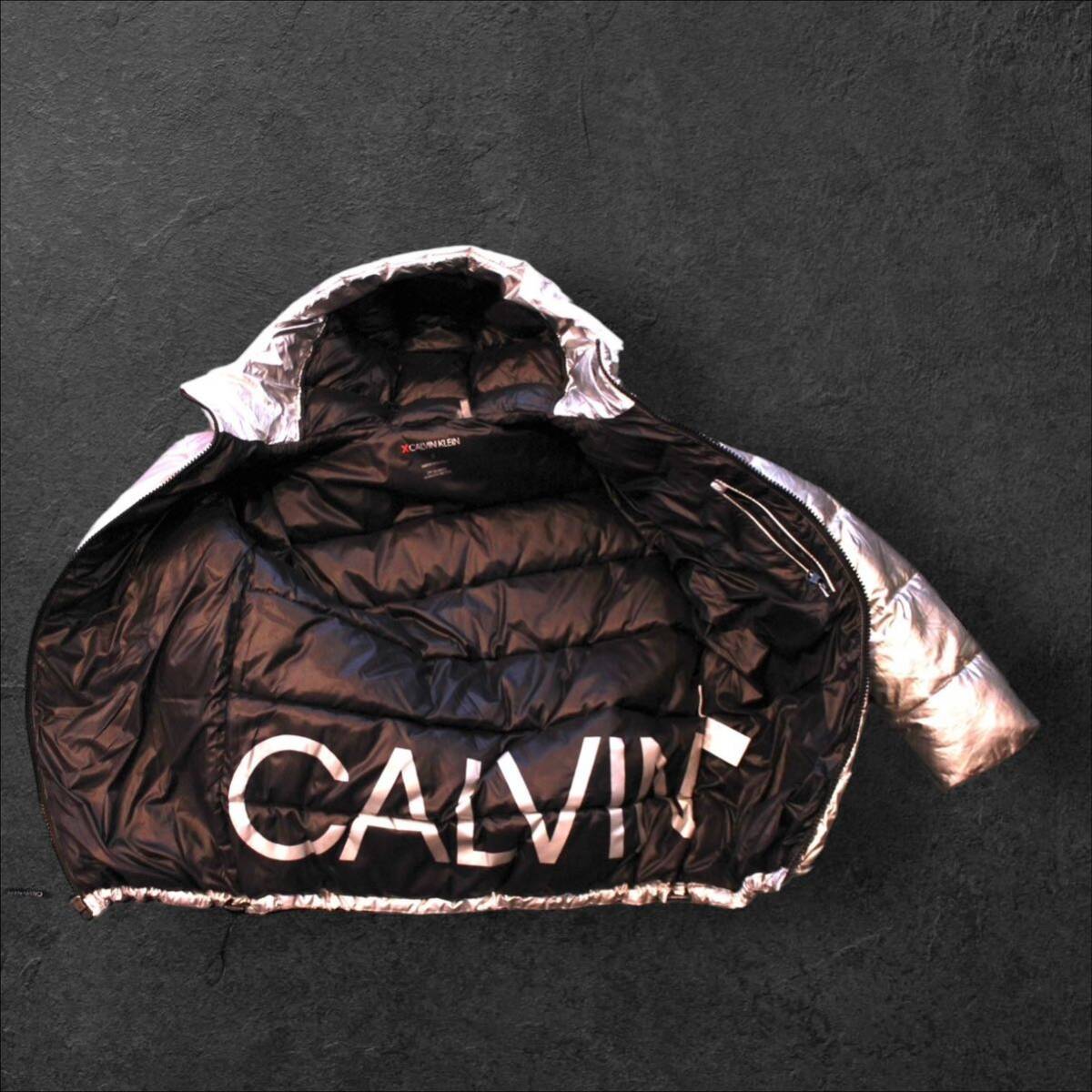 ⑤ CALVIN KLEIN カルバンクライン　S サイズ　中綿ジャケット　アウター　ブルゾン　メンズ　紳士服　シルバー　_画像5