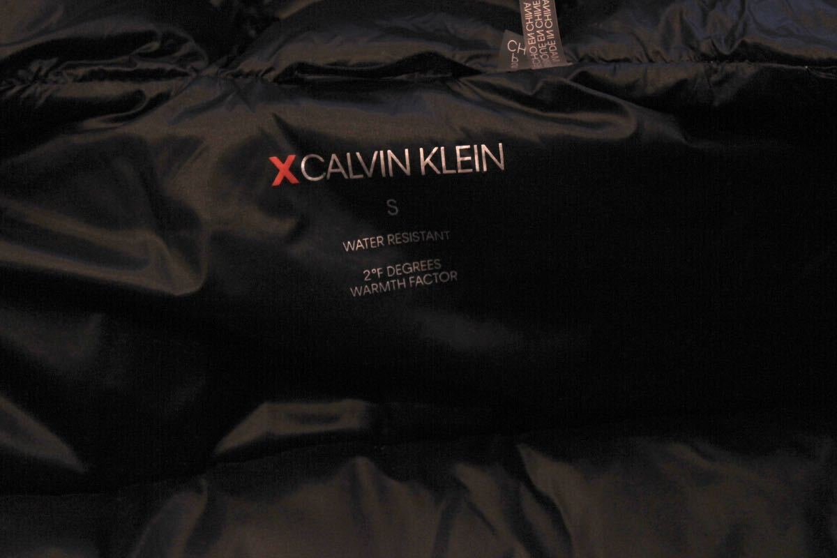 ⑤ CALVIN KLEIN カルバンクライン　S サイズ　中綿ジャケット　アウター　ブルゾン　メンズ　紳士服　シルバー　_画像6