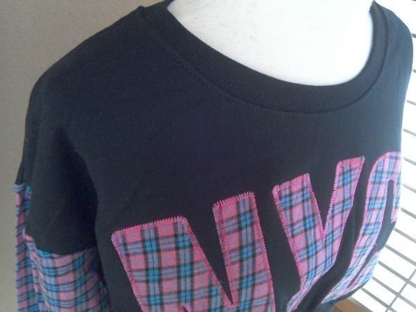 dhd21■ H&C Design■ ショート丈トレーナー　黒×ピンクとブルーチェック柄の袖　　M　綿100％　_画像5