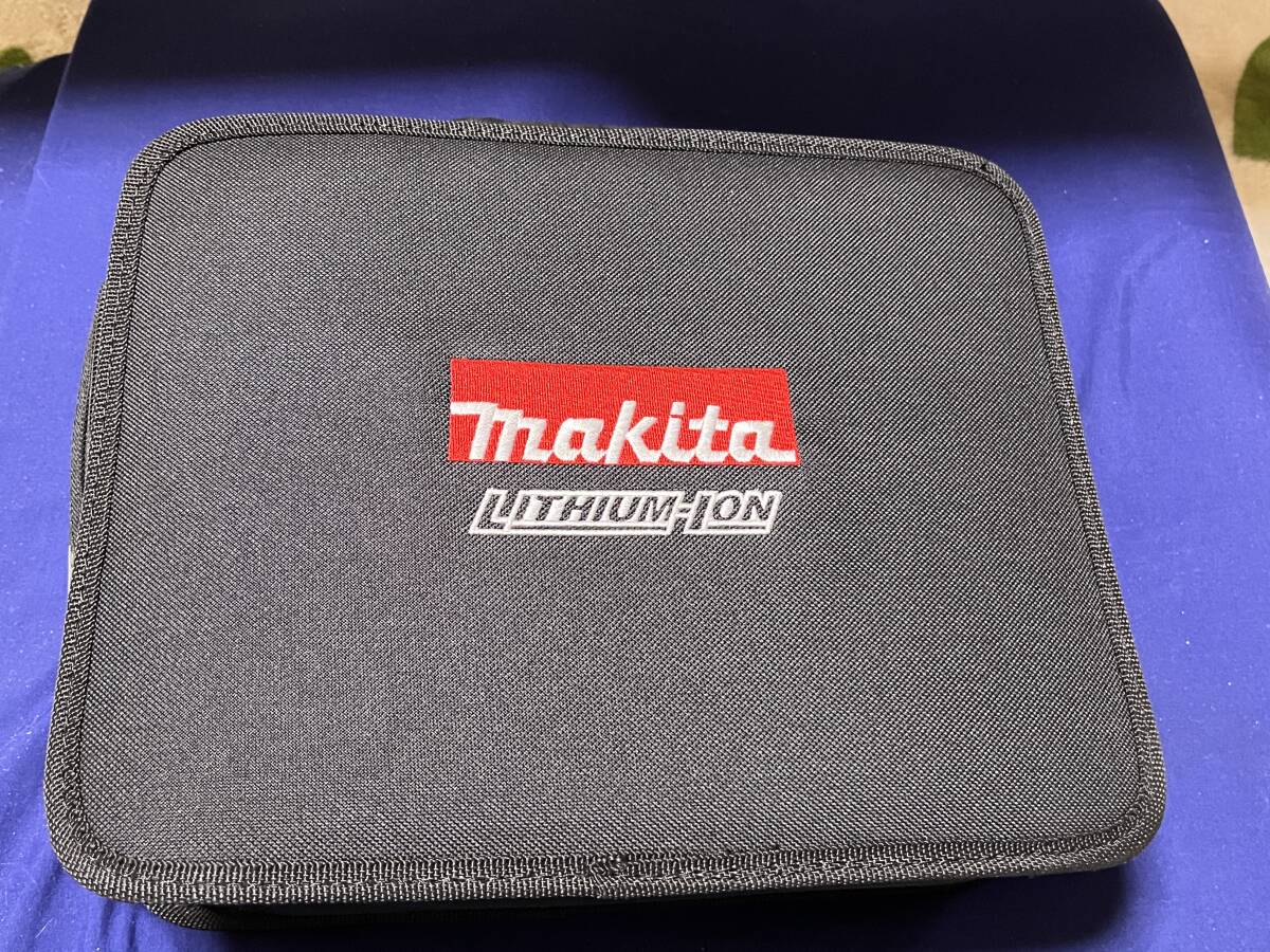 ☆展示品マキタ(Makita) 充電式ドライバドリル 10.8V1.5Ah Led ライト バッテリ・充電器・ツールバッグ付 DF033DSHS☆_画像9