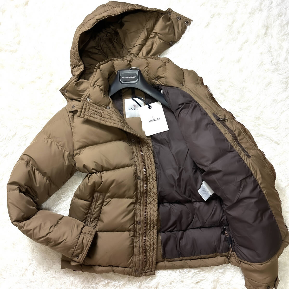 極美品MONCLER2wayフード付キルティングダウンジャケットXL.LL~Lポイント袖ロゴワッペンANDERSONベージュ2カーキダウンコートモンクレールの画像1