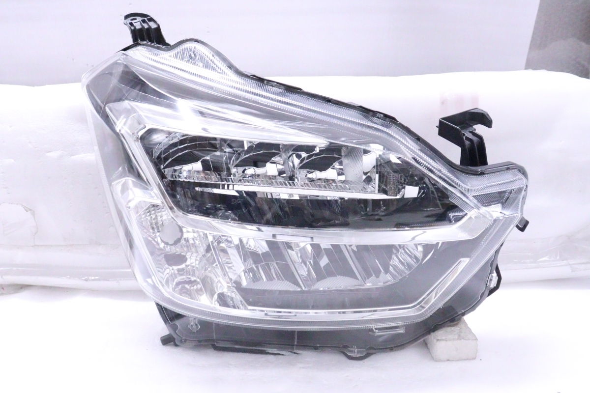 43-1304★美品★LED LA350S ミライース★右ヘッドライト KOITO 100-69042 打刻:M ユニット ブラック 純正★ダイハツ (YM)_画像1