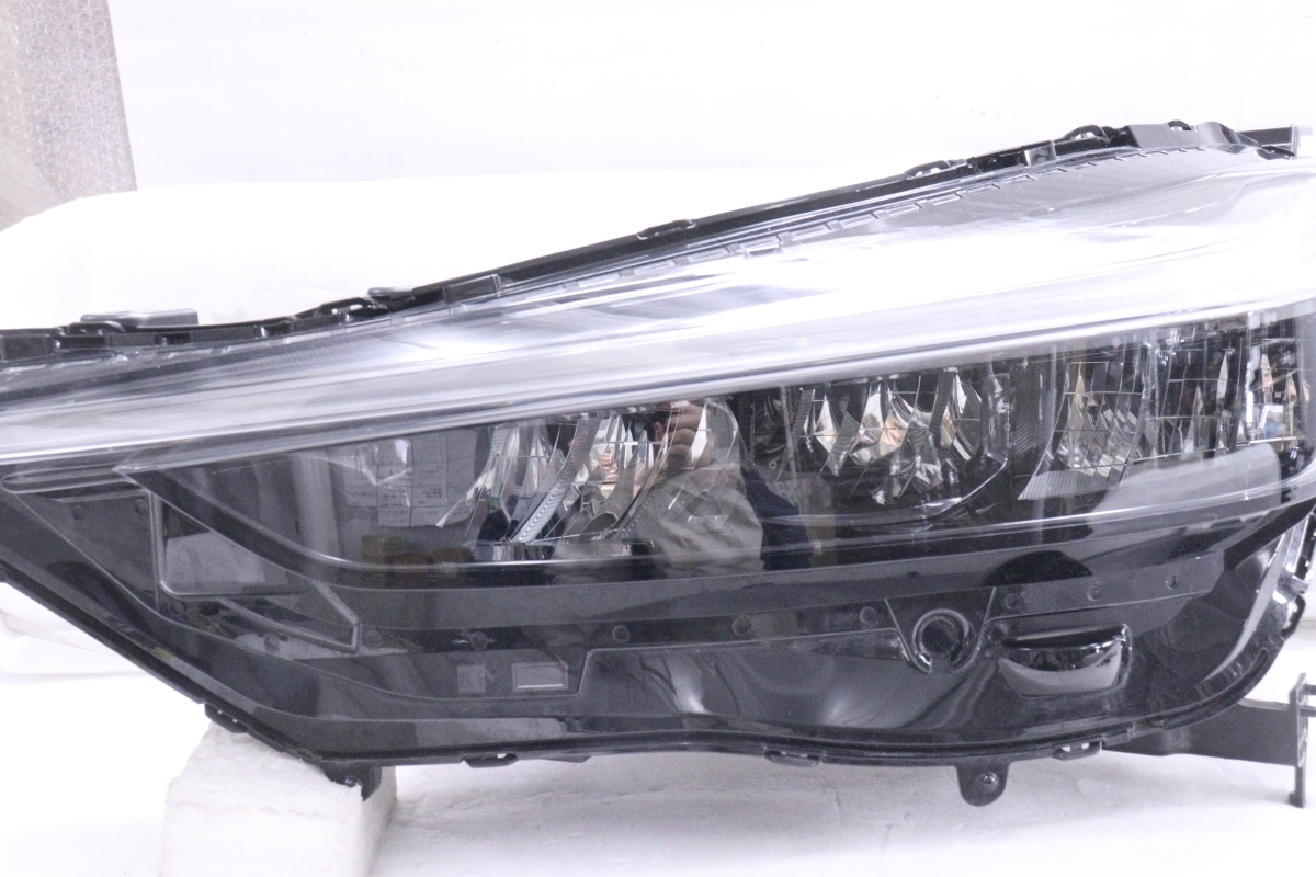 43-2414★美品★LED RV5 ヴェゼルeHEV★左ヘッドライト STANLEY W5884 打刻:J0 ASSY ブラック 純正★ホンダ (DM)_画像2