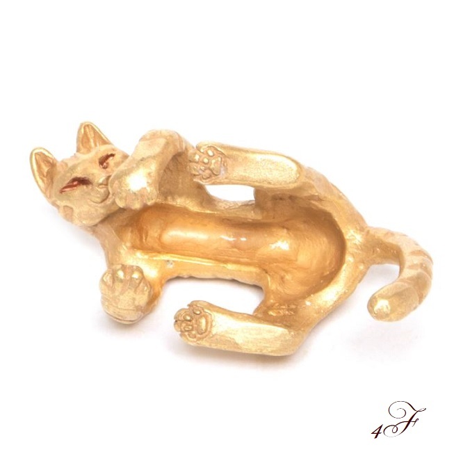 抱きつきネコ イヤーカフ 4F パルナートポック ブラフシューペリア ネコ ねこ 猫 小物 雑貨 イヤリングの画像3