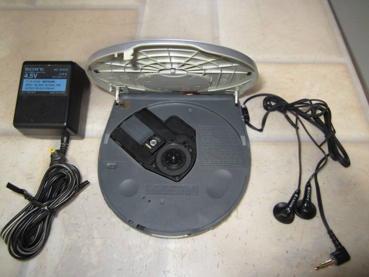 SONY CD WALKMAN FM/AM D-F700 AC ADAPTOR付 2電源 G-PROTECTIONの画像3
