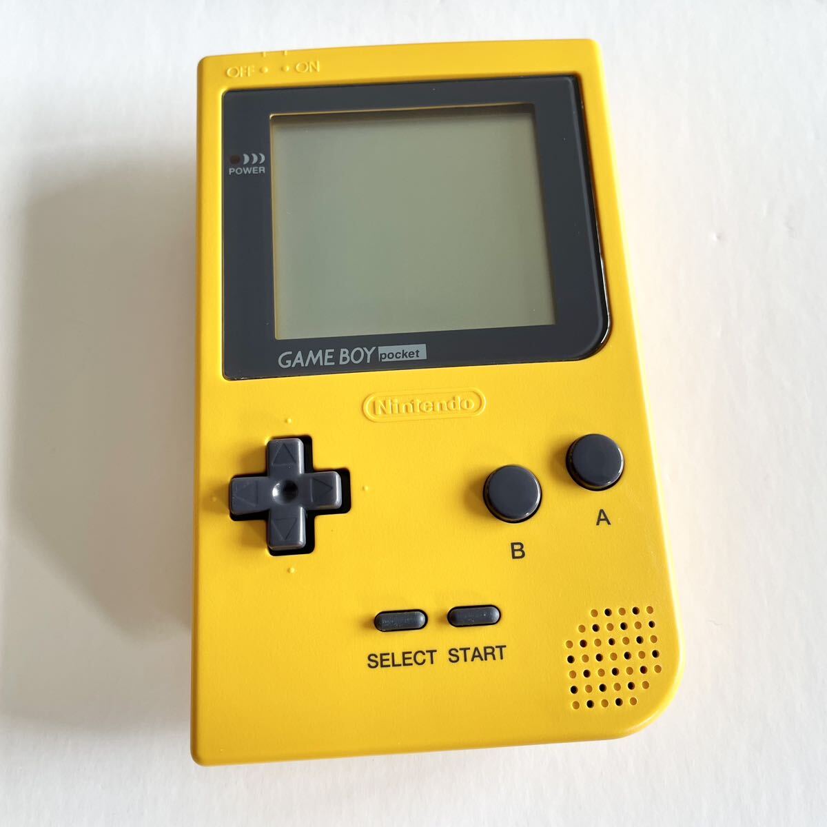 ☆未使用☆ゲームボーイポケット イエロー 本体 海外版☆任天堂 Nintendo GAMEBOY pocket GBP レア_画像4