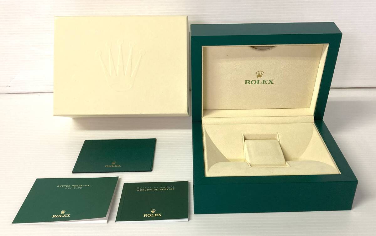 ★☆美品 純正 ROLEX ロレックス DAY-DATE デイデイト ベージュ 現行 Lサイズ 腕時計ケース BOX 箱 冊子 パスケース 74☆★の画像1