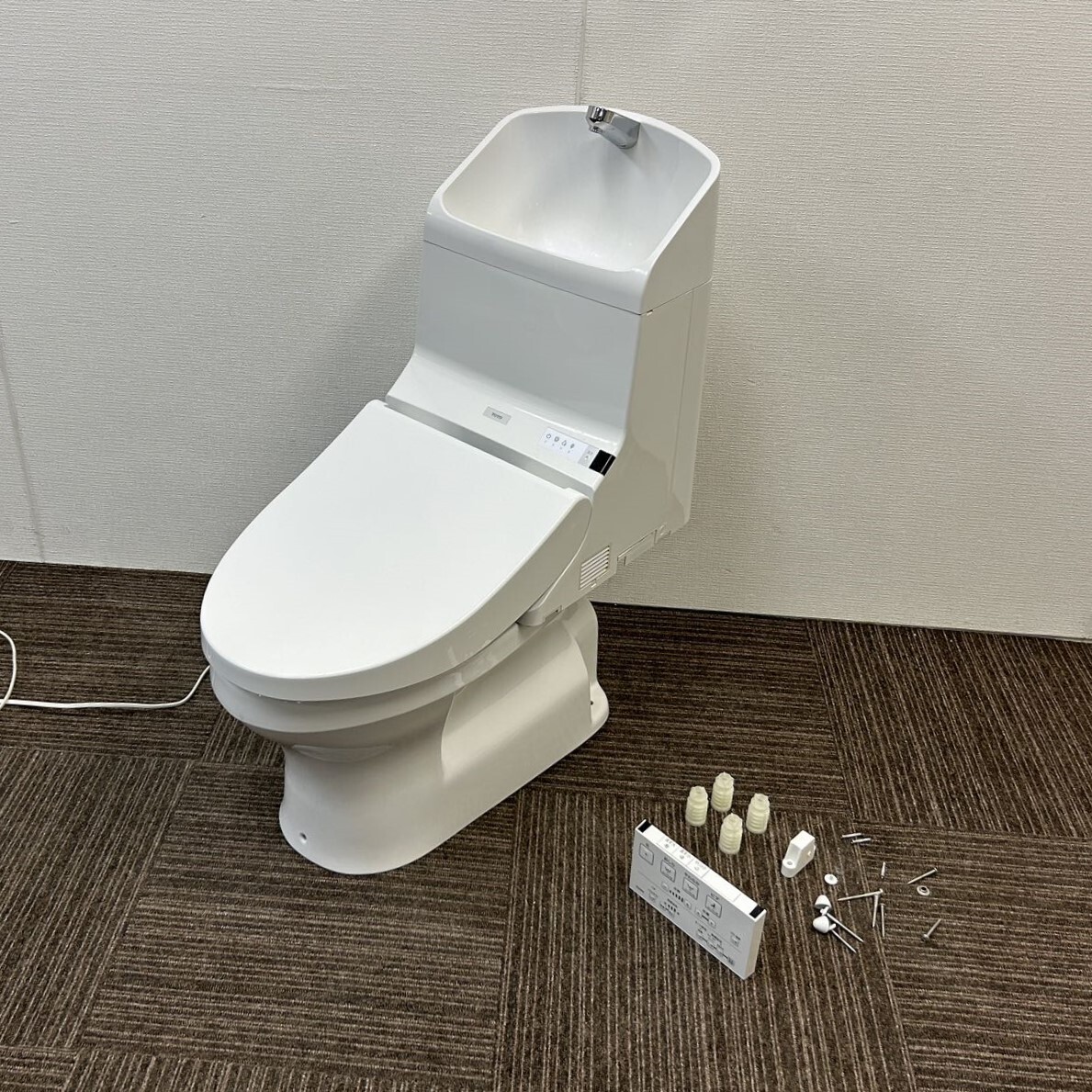 Yahoo!オークション - リモコン付TOTOX ウォシュレット一体型 Yahoo!オークション - リモコン付TOTOX ウォシュレット一体型