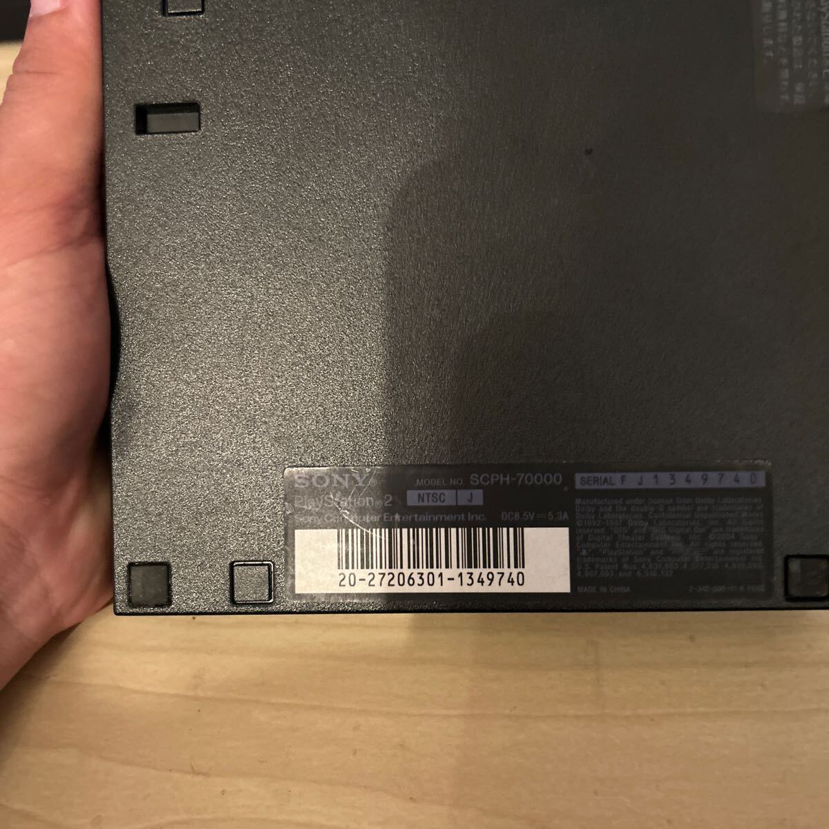 A15 SONY PlayStation2 プレステ2 チャコールブラック 薄型 SCPH-70000 動作確認済み 封印シール有り 中古品_画像3