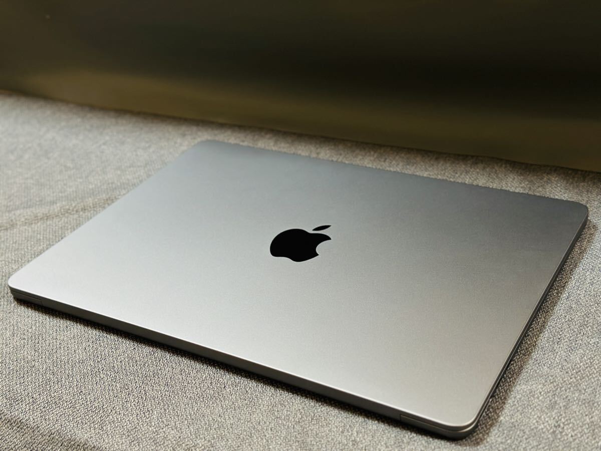 送料無料【極美品】MacBook Air 13インチ M2 8GB 256GB スペースグレイ　バッテリー100% メーカー保証付_画像7