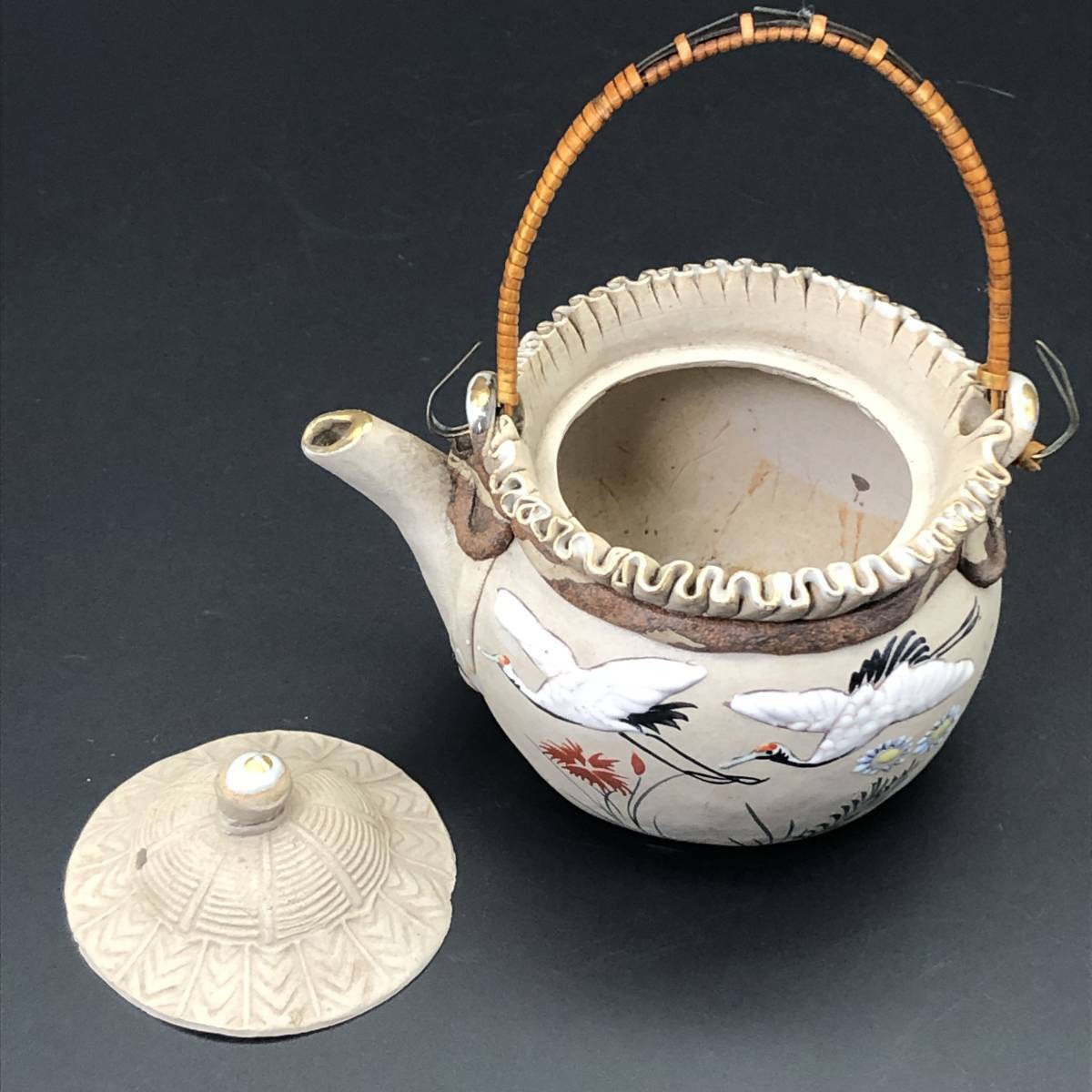  Banko . wistaria hand . flower crane writing small teapot . tea utensils .. earthenware teapot overglaze enamels . crane map tea utensils small teapot 