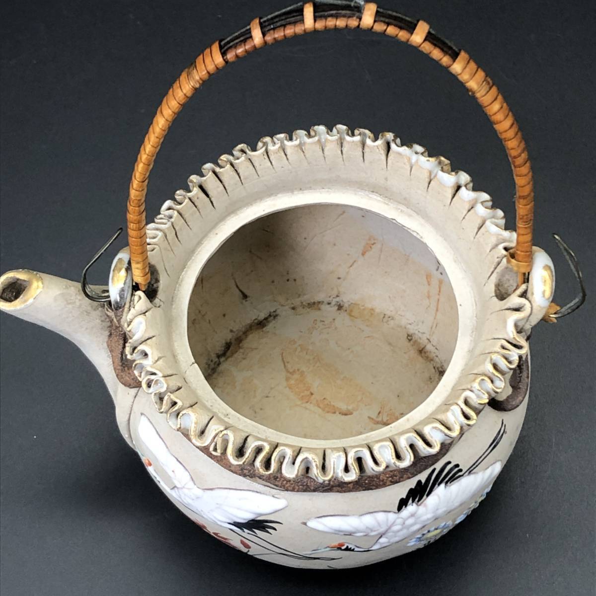  Banko . wistaria hand . flower crane writing small teapot . tea utensils .. earthenware teapot overglaze enamels . crane map tea utensils small teapot 
