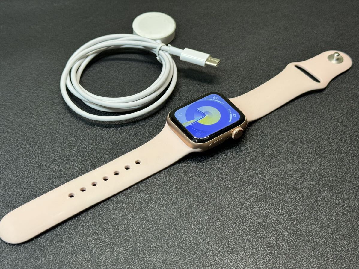 ☆即決 初めての方もオススメ Apple Watch SE 40mm ゴールドアルミニウム アップルウォッチ GPS+Cellular 513