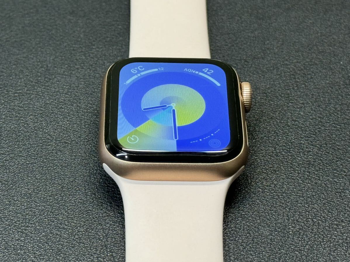 ☆即決 初めての方もオススメ Apple Watch SE 40mm ゴールドアルミニウム アップルウォッチ GPS+Cellular 513