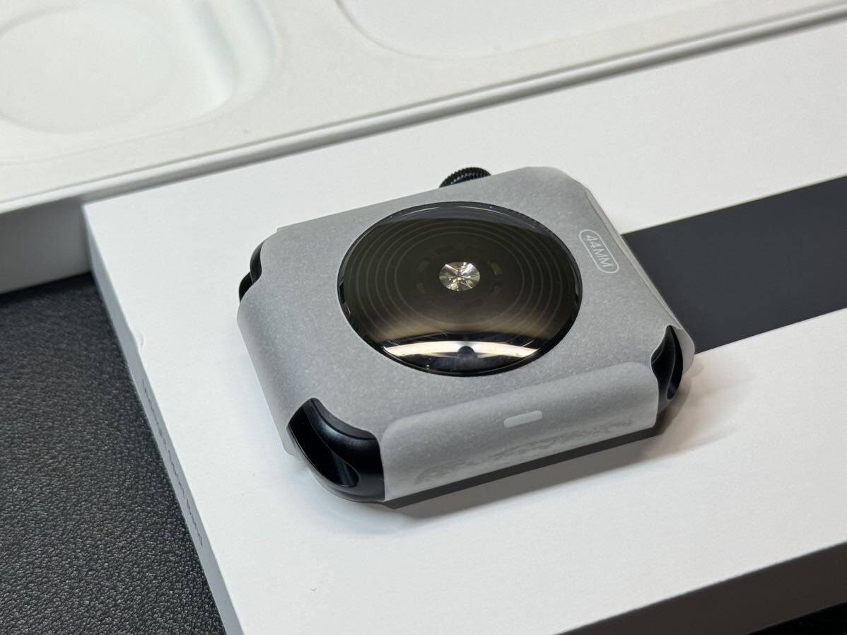 ☆即決 未使用 バッテリー100% Apple Watch SE2 44mm ミッドナイトアルミニウム アップルウォッチ GPSモデル 537_画像3