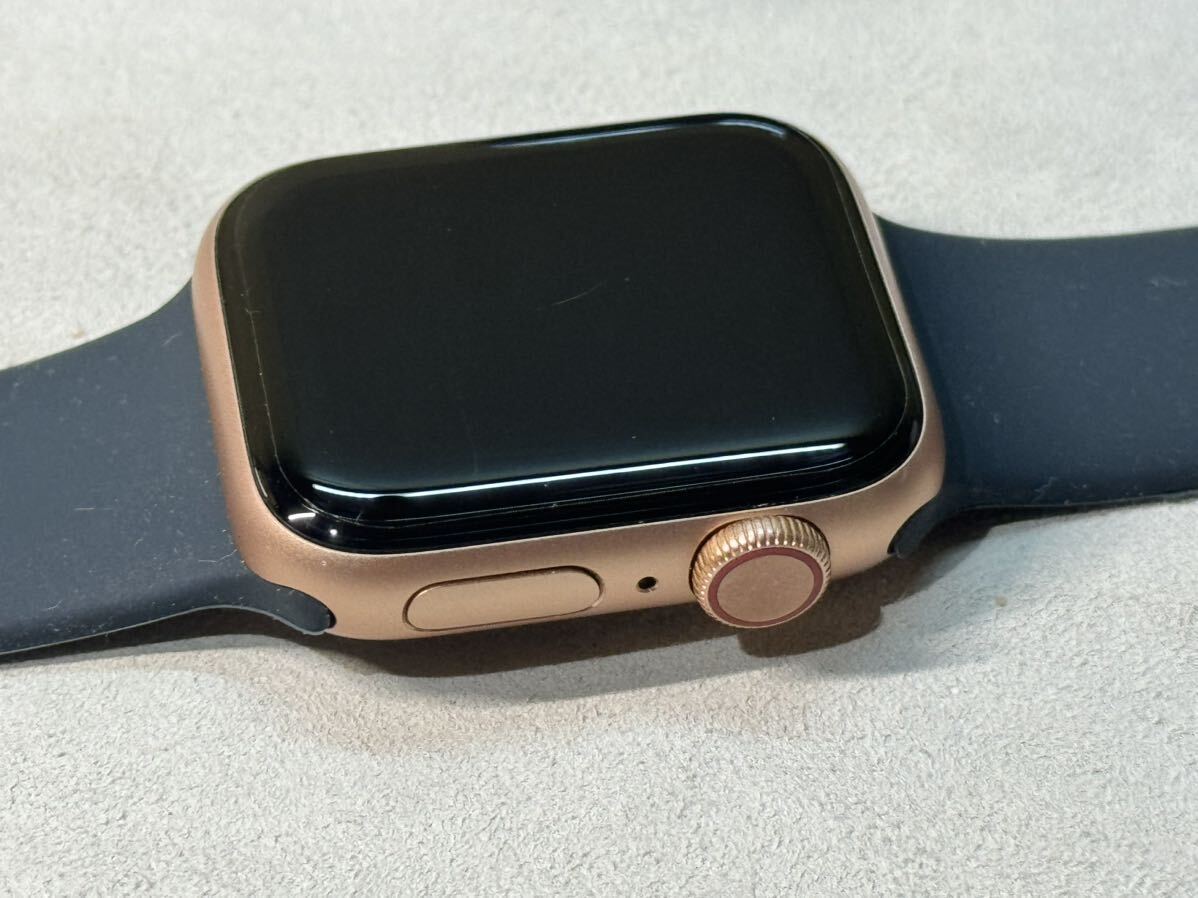 ☆即決 お試しにどうぞ Apple watch Series4 ゴールドアルミニウム GPS+Cellularモデル 40mm アップルウォッチ 584の画像4