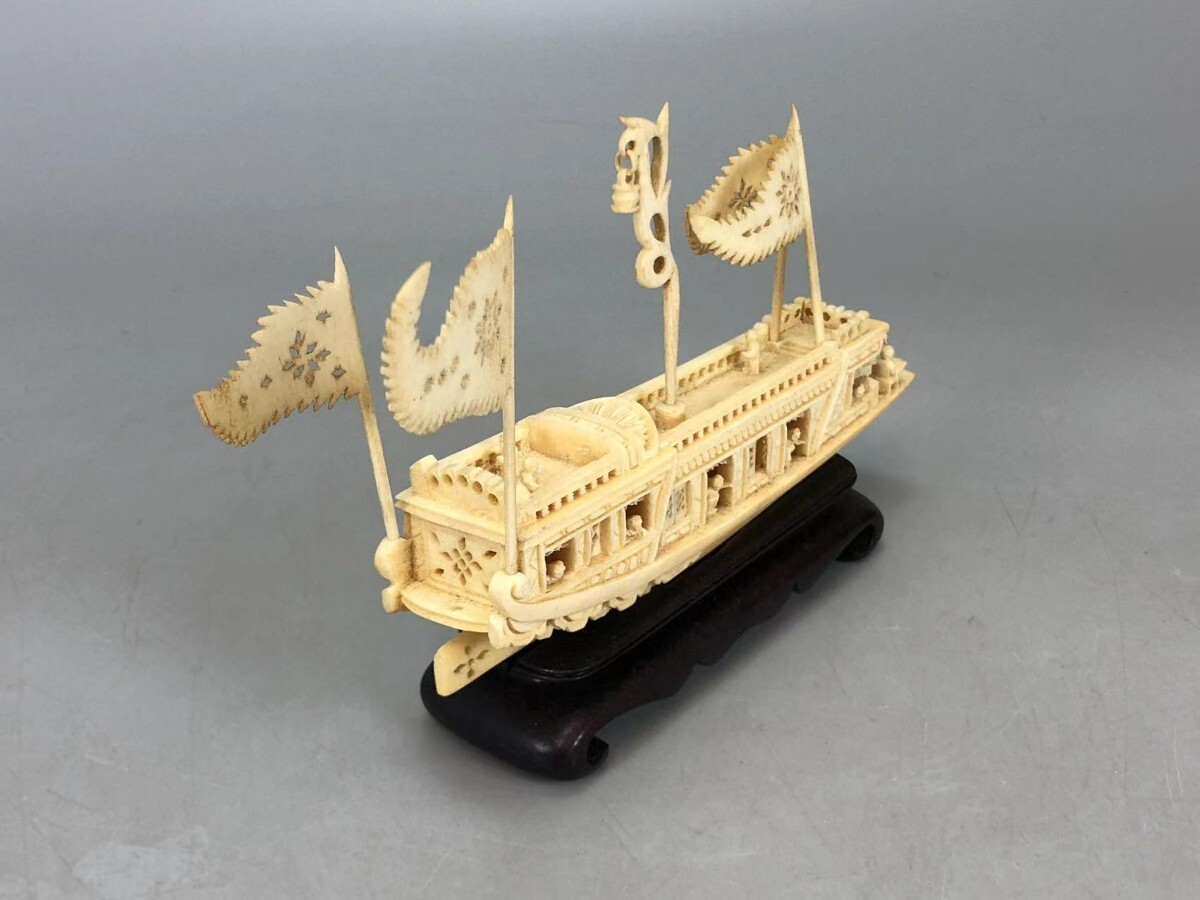J0500A 「遊船 宝船」 東洋彫刻 細密細工 木台付 置物 縁起物 飾物 時代物 重178gの画像5