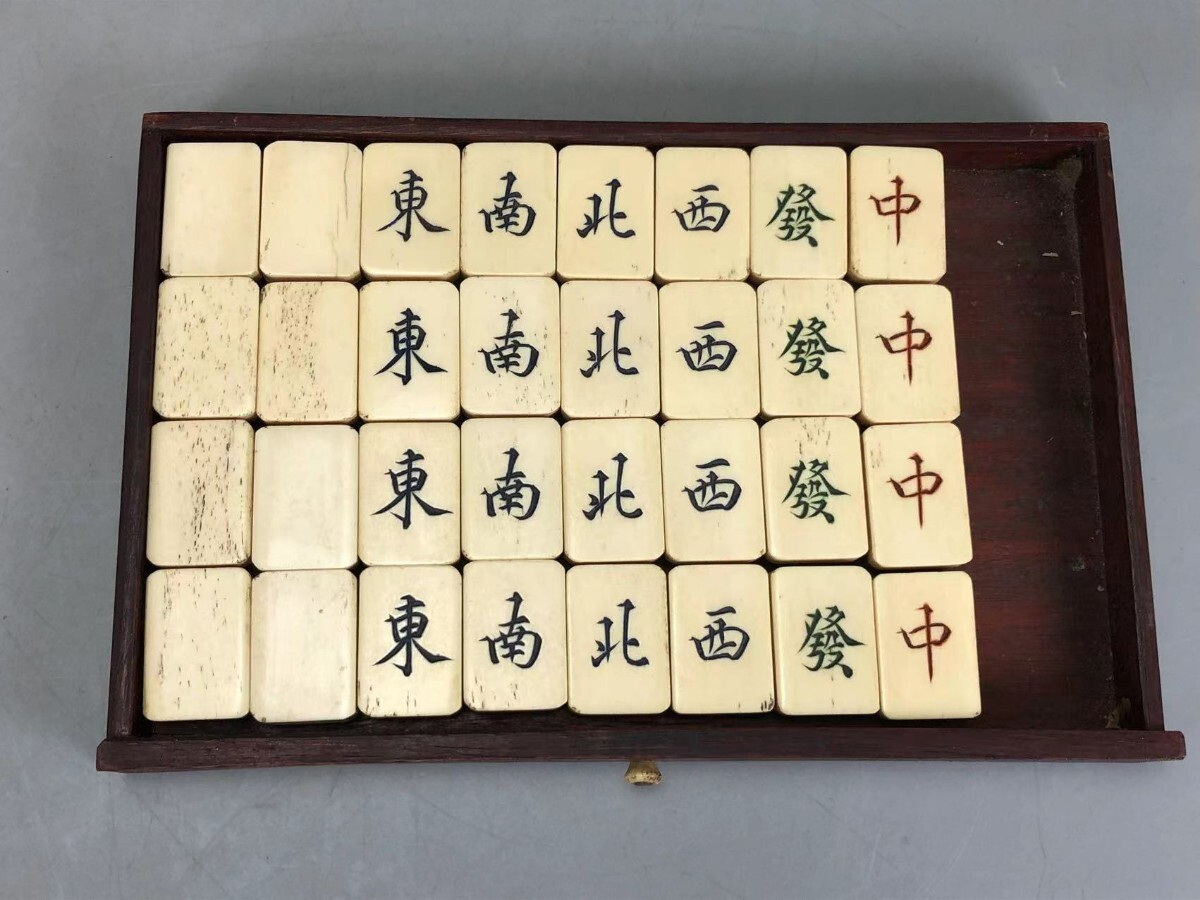 J0650A2 mah-jong . oriental sculpture small . skill mah-jong set . bamboo mahjong table game .. rhinoceros koro point stick case attaching era thing also box 