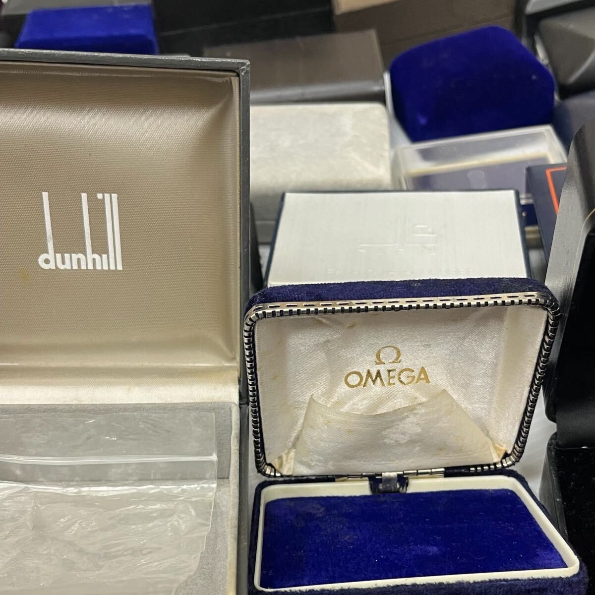 【アクセサリーケース 30個以上 まとめ売り】空箱 指輪 ネックレス カフス タイピン 腕時計 OMEGA ダンヒルなどアソートセットの画像2