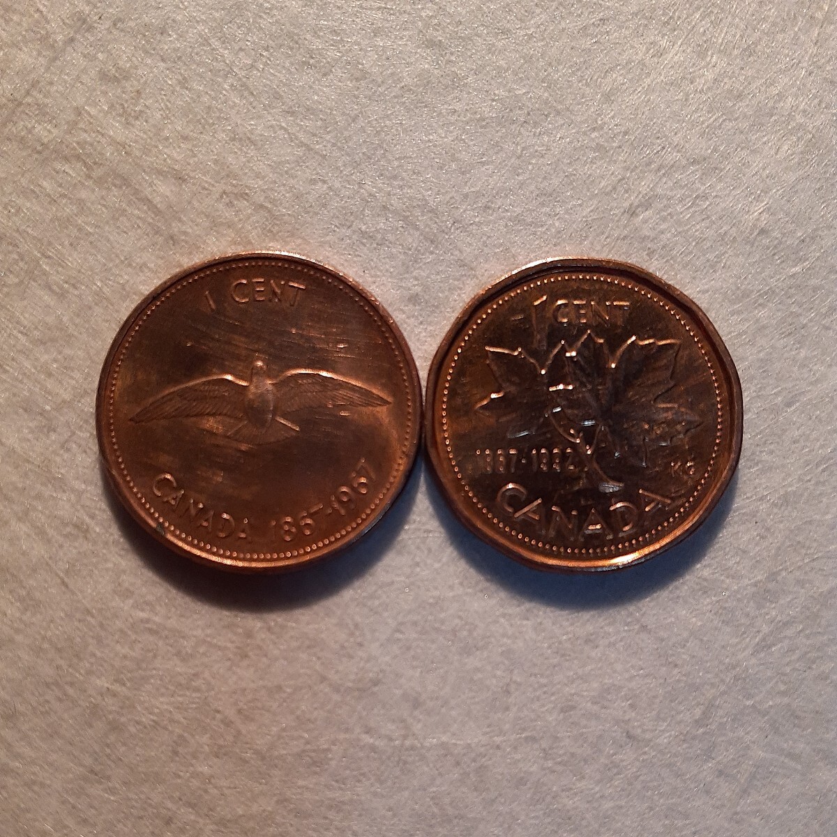 カナダ　1セント記念コイン　連邦制100周年1967年　連邦制125周年1992年　2枚まとめて