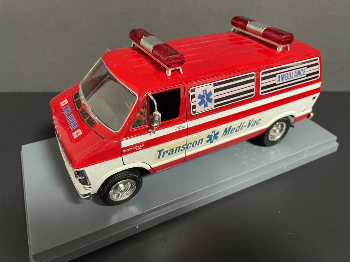 プラモデル完成品1/25 DODGE AMBULANCE ダッジバン救急車_画像5