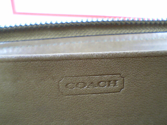 ★美品！★ＣＯＡＣＨ　コーチ★定番！大人気♪とってもお洒落な♪シグネチャー柄ラウンドファスナー２つ折り長財布■本物■_画像7